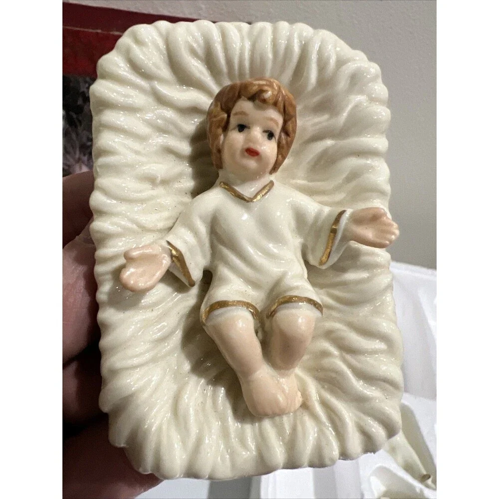 Porcelain Nativity Set 11 Pc w/ Wood Display in Box Christmas Fantasy Wonderland